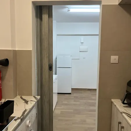 El Giorgios Centre Apartment *